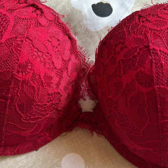 Red lace bra (LaSenza, 36B) - Picture 4 of 6